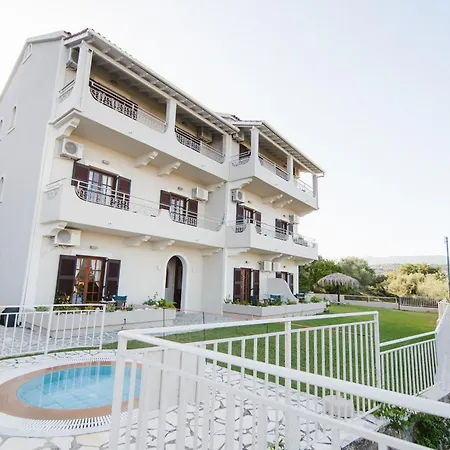 Giorgos Apartman Dasziá